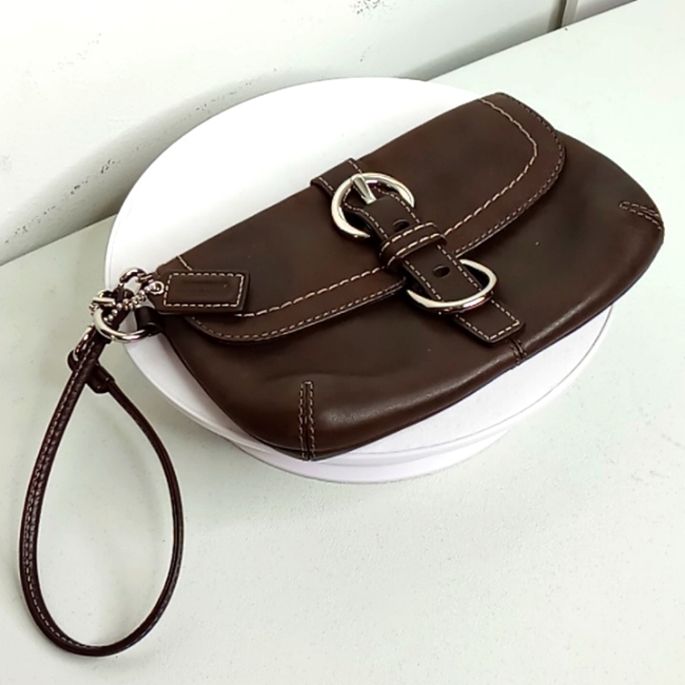 Coach- Chelsea -F43368  Y2K/Vintage Leather Wristlet Purse - Brown